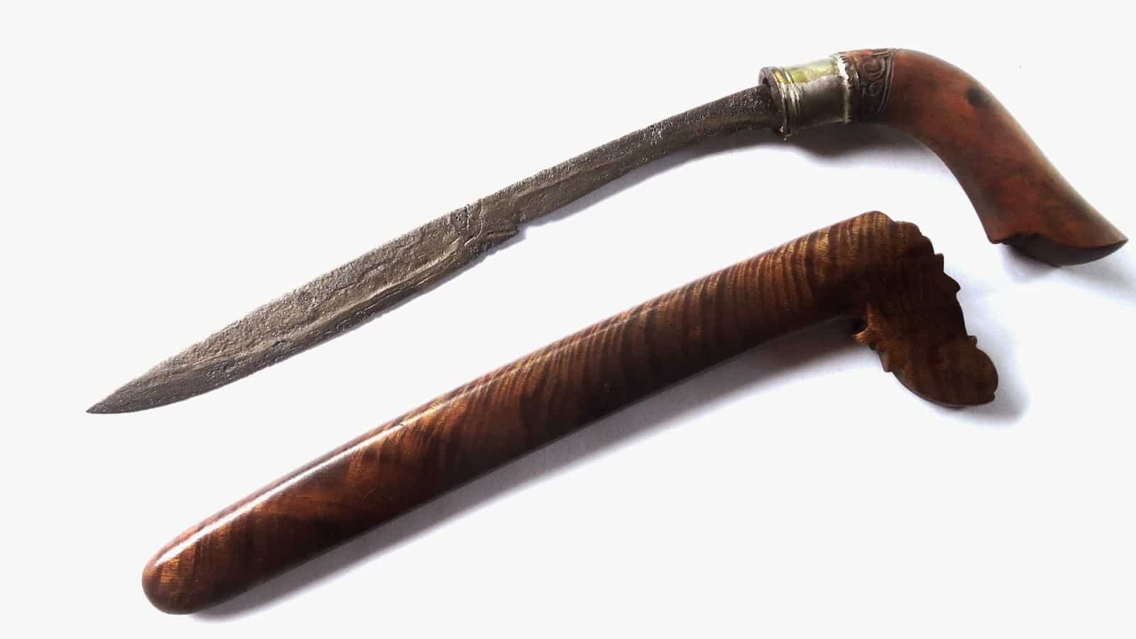 Senjata tradisional badik dan rencong berasal dari daerah