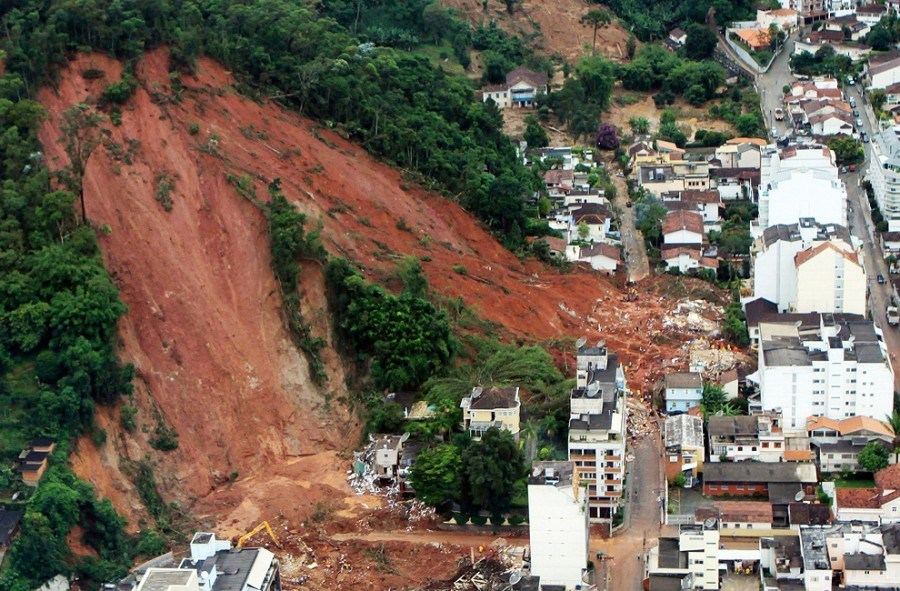 Bencana Alam Tanah Longsor